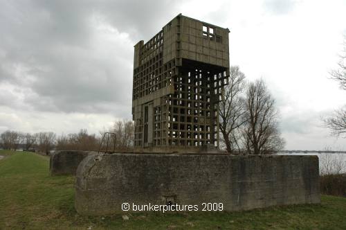 © bunkerpictures - Dutch VIS bunker with tower